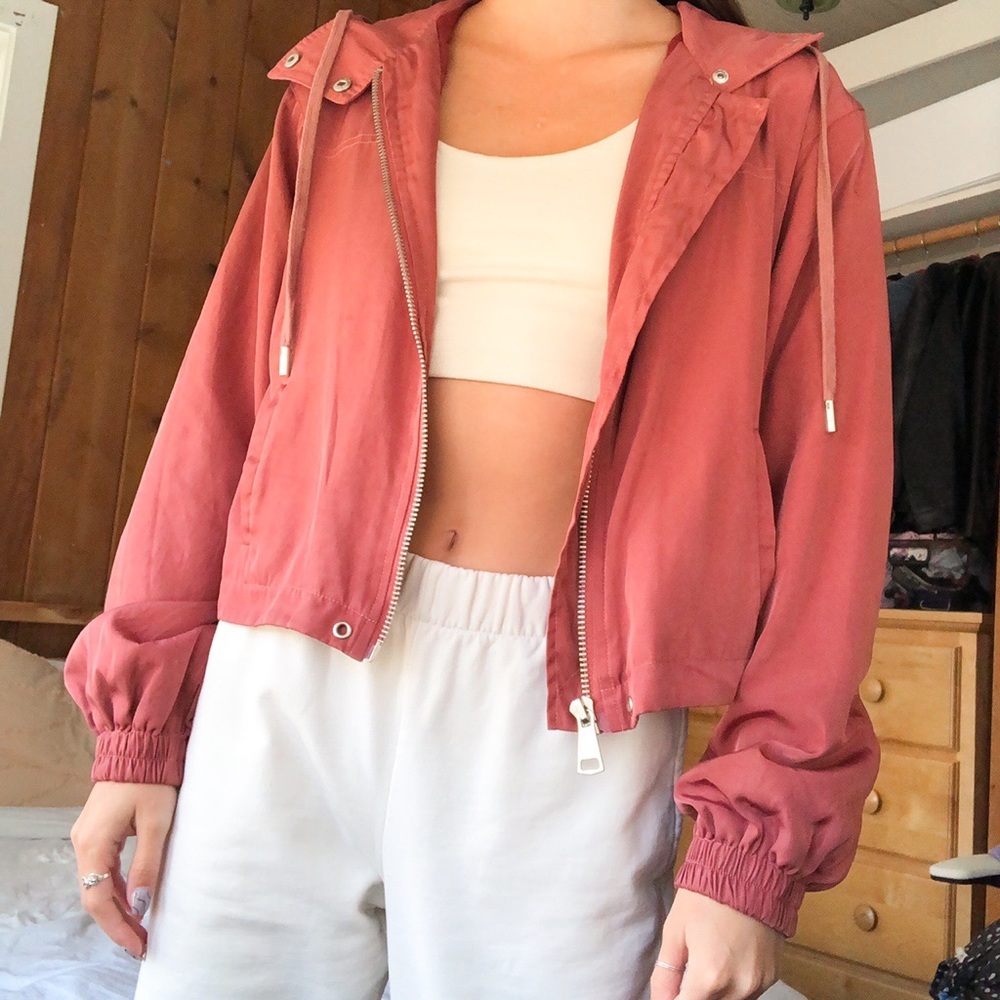 Boutique Salmon Pink Cropped Light Jacket with Collapsible Hood